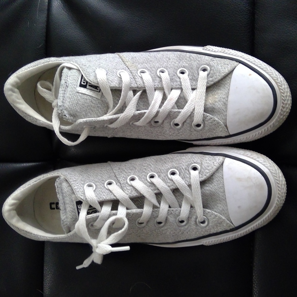 Womens Converse Size 9